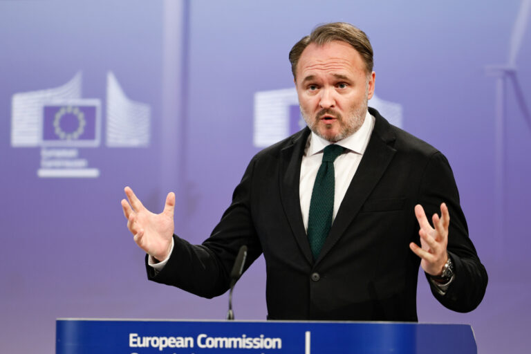 Az Európai Unió több mint egymilliárd eurós támogatást nyújt Ukrajnának