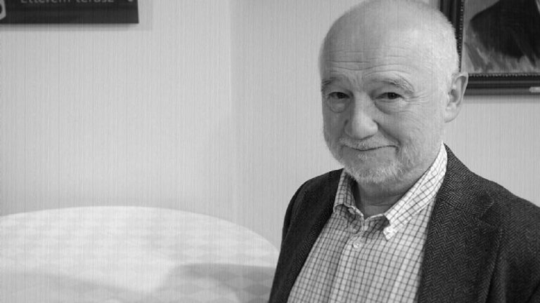 Nádasdy Ádám költő, nyelvész és műfordító 79 éves korában elhunyt
