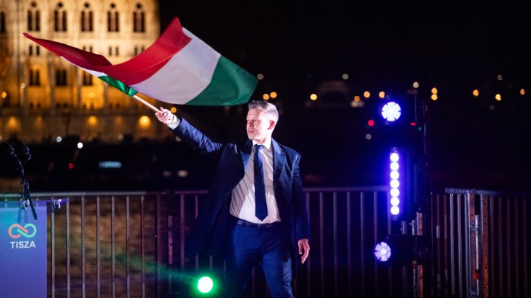 Kétharmados győzelmet aratott a Tisza, történelmi vereséget szenvedett a Fidesz